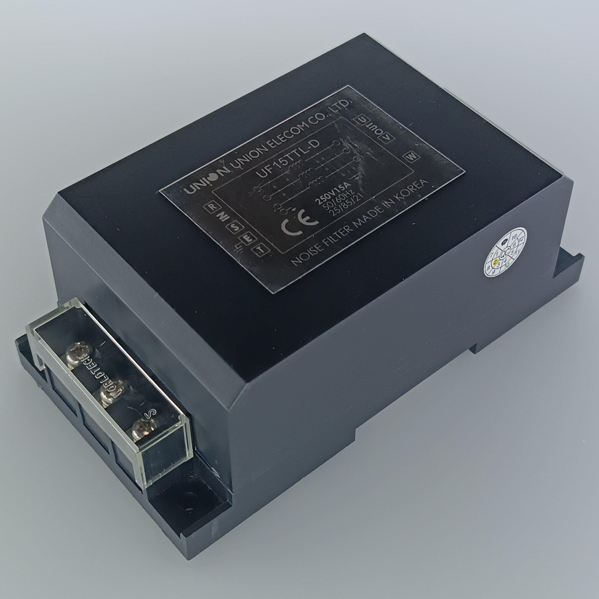 UNION-noisefilter-250V15A-3phase.jpg نویز فیلتر 3 فاز 15 آمپر 250 ولت برند UNION - تصویر 1