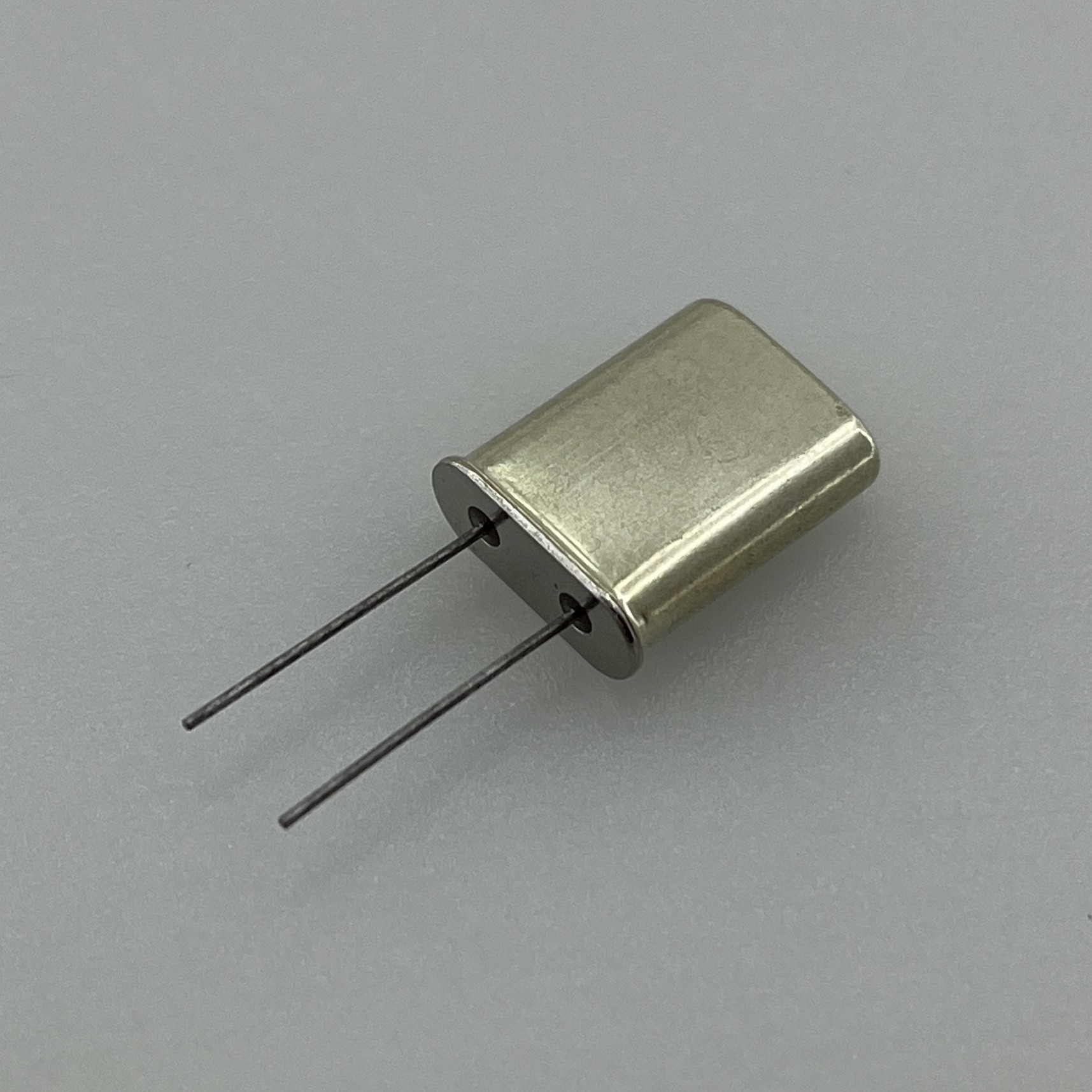 Crystal-HC-49U کریستال 4.5MHz پکیج DIP - تصویر 1