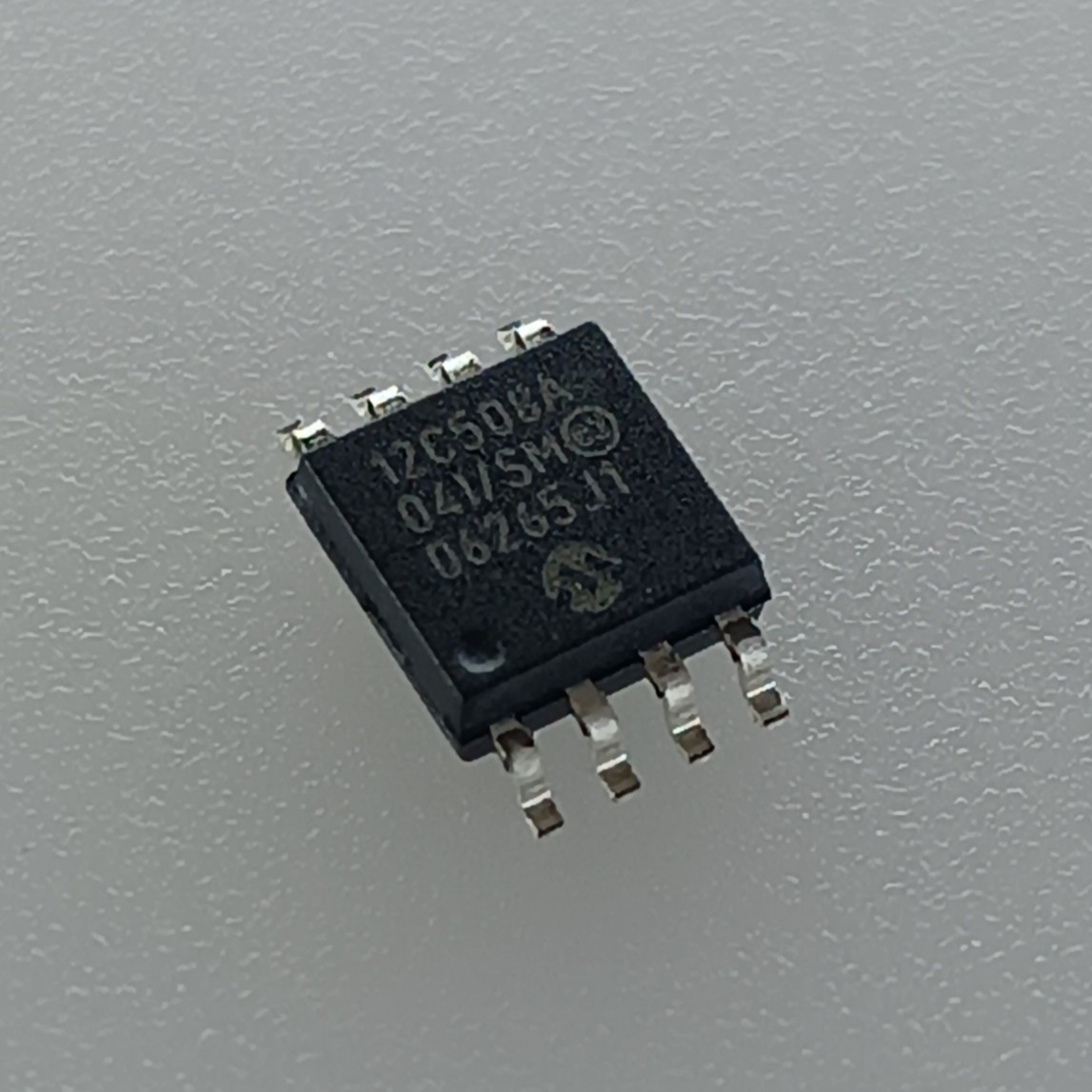 PIC12C508A میکروکنترلر PIC12C508A – میکروکنترلر 8 بیتی - تصویر 1