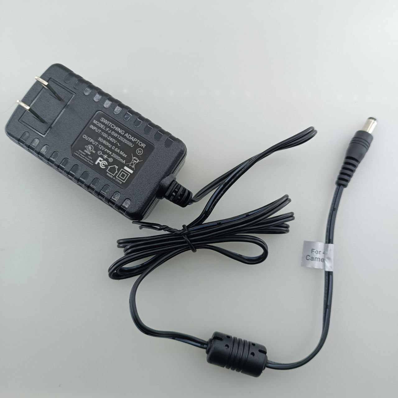 adapter12v-2A-code47-1.jpg آداپتور دیواری 12 ولت 2 آمپر - تصویر 1