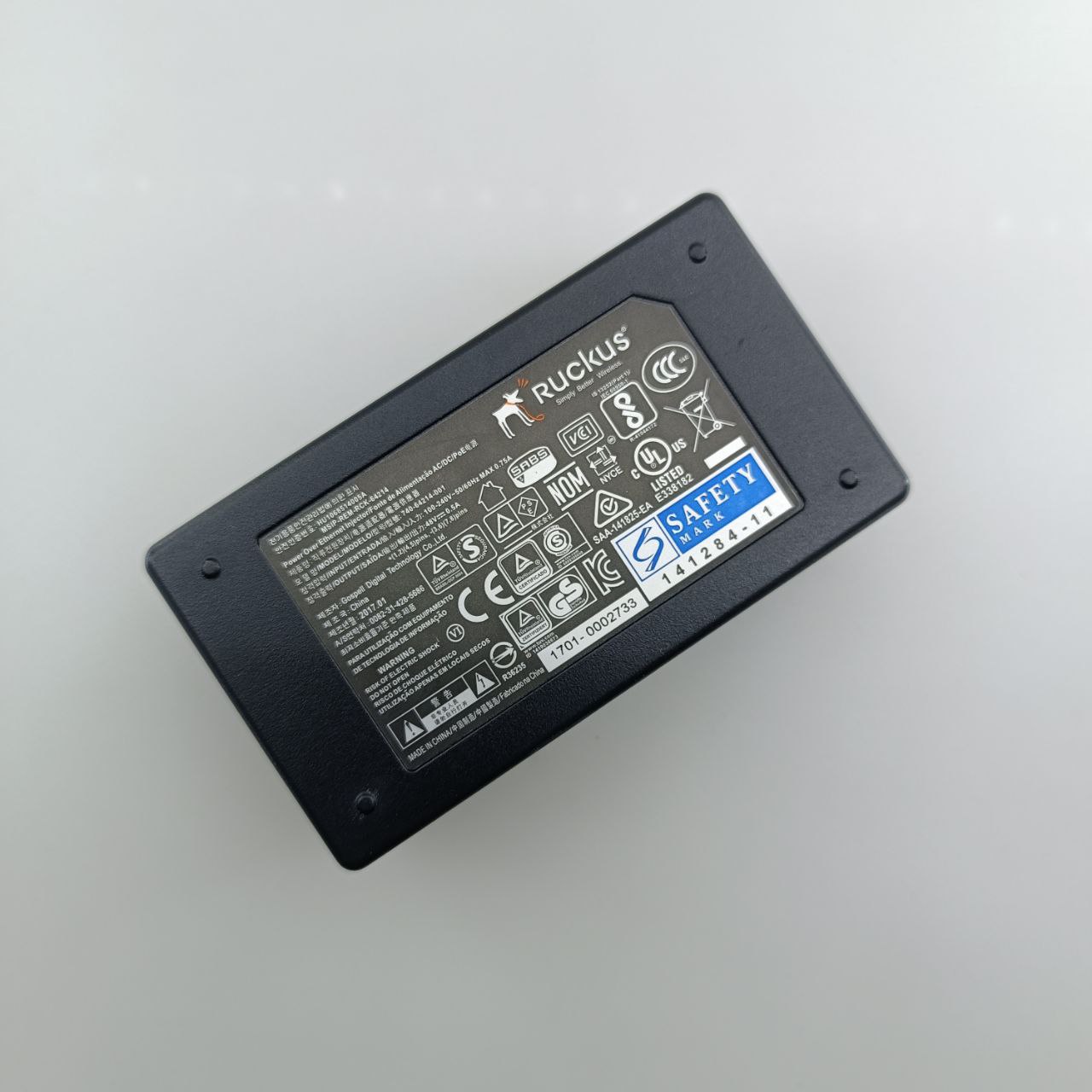 adapter48v-0.5A-code24.1-PIC1-3.jpg آداپتور 48 ولت 0.5 آمپر PEO - تصویر 1