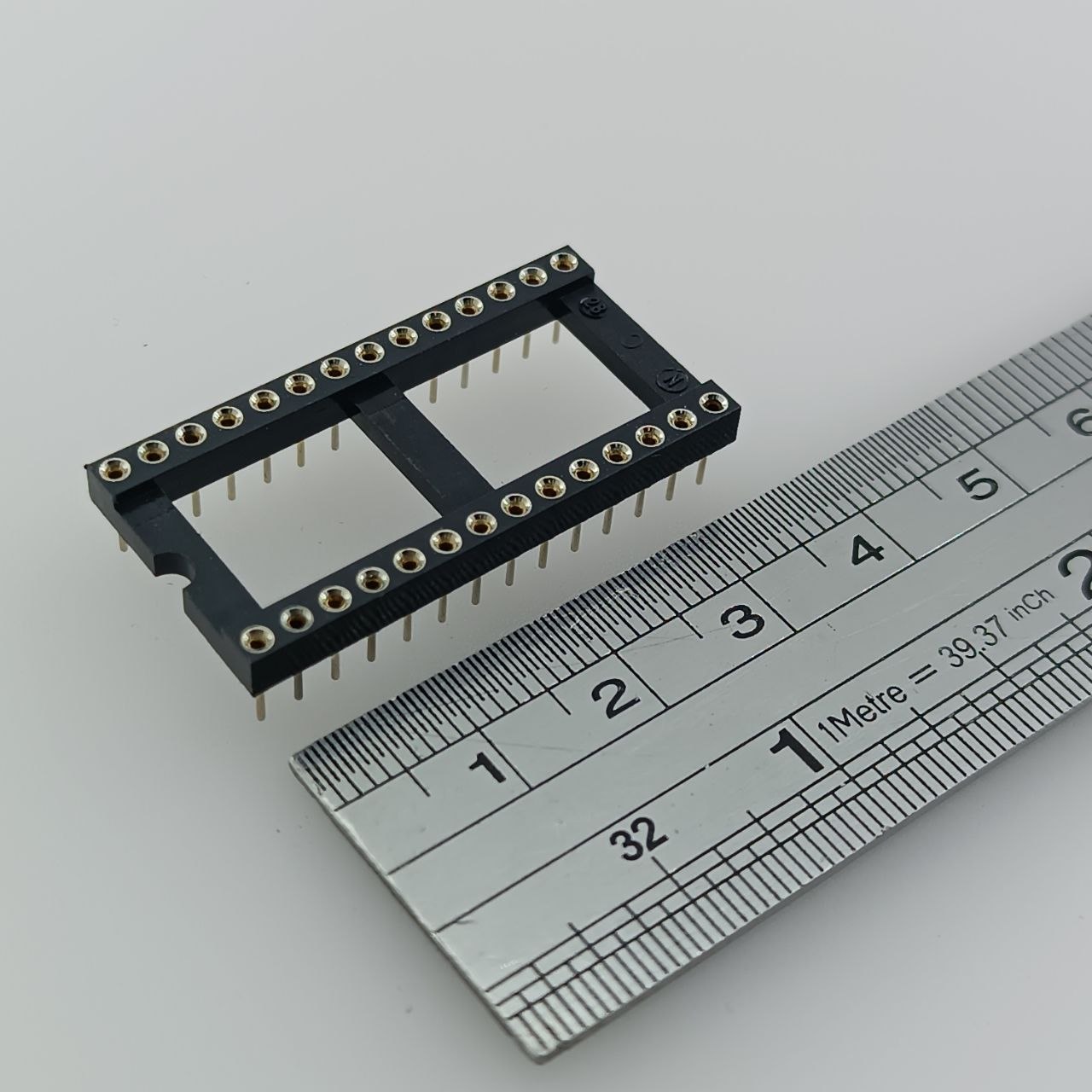 28-pin-military-ic-socket-wide سوکت آیسی 28 پین نظامی با کیفیت - تصویر 1