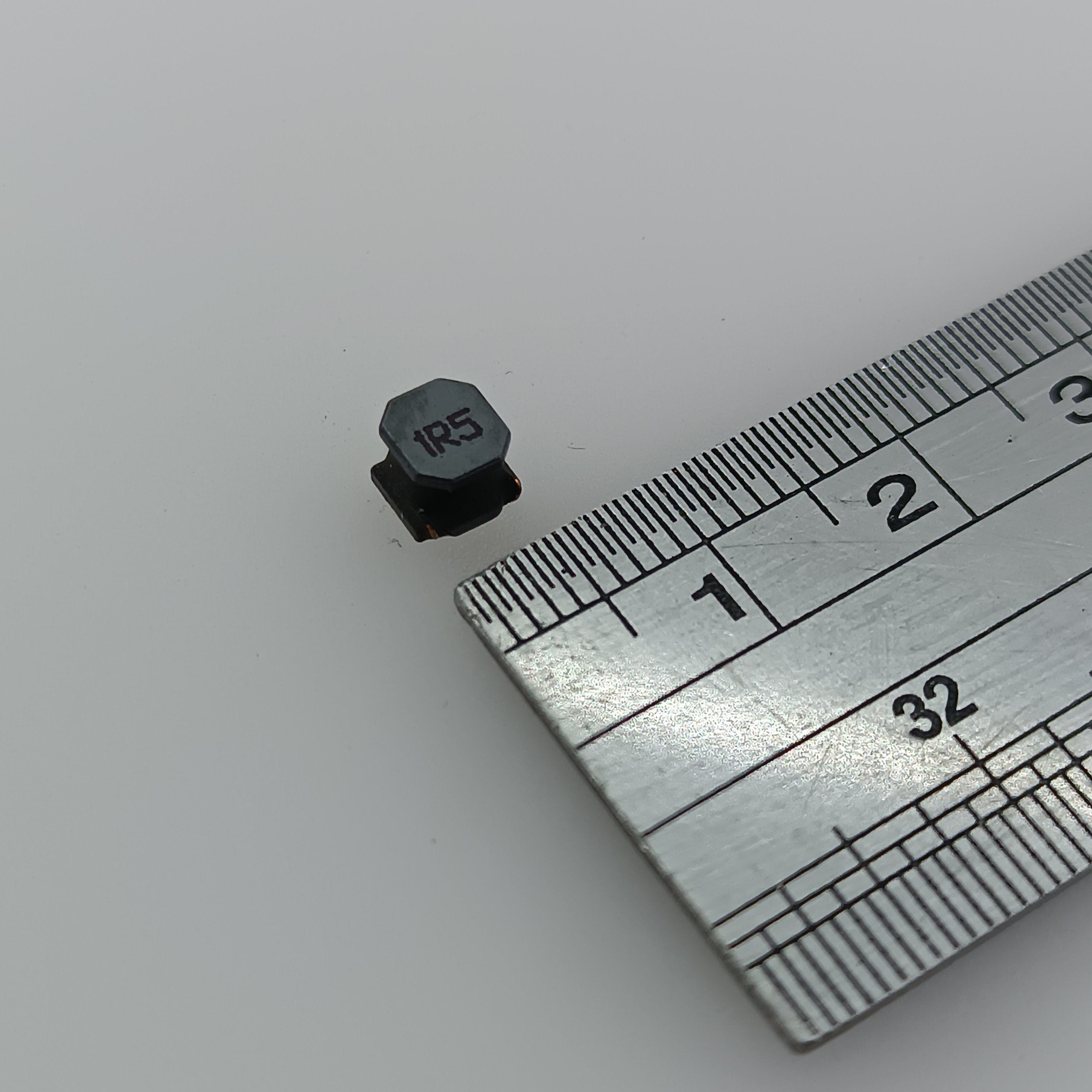 SMD-INDUCTOR-1.5uH-5x5x4-mm SMD INDUCTOR 1.5uH 5*5*4 mm - تصویر 1